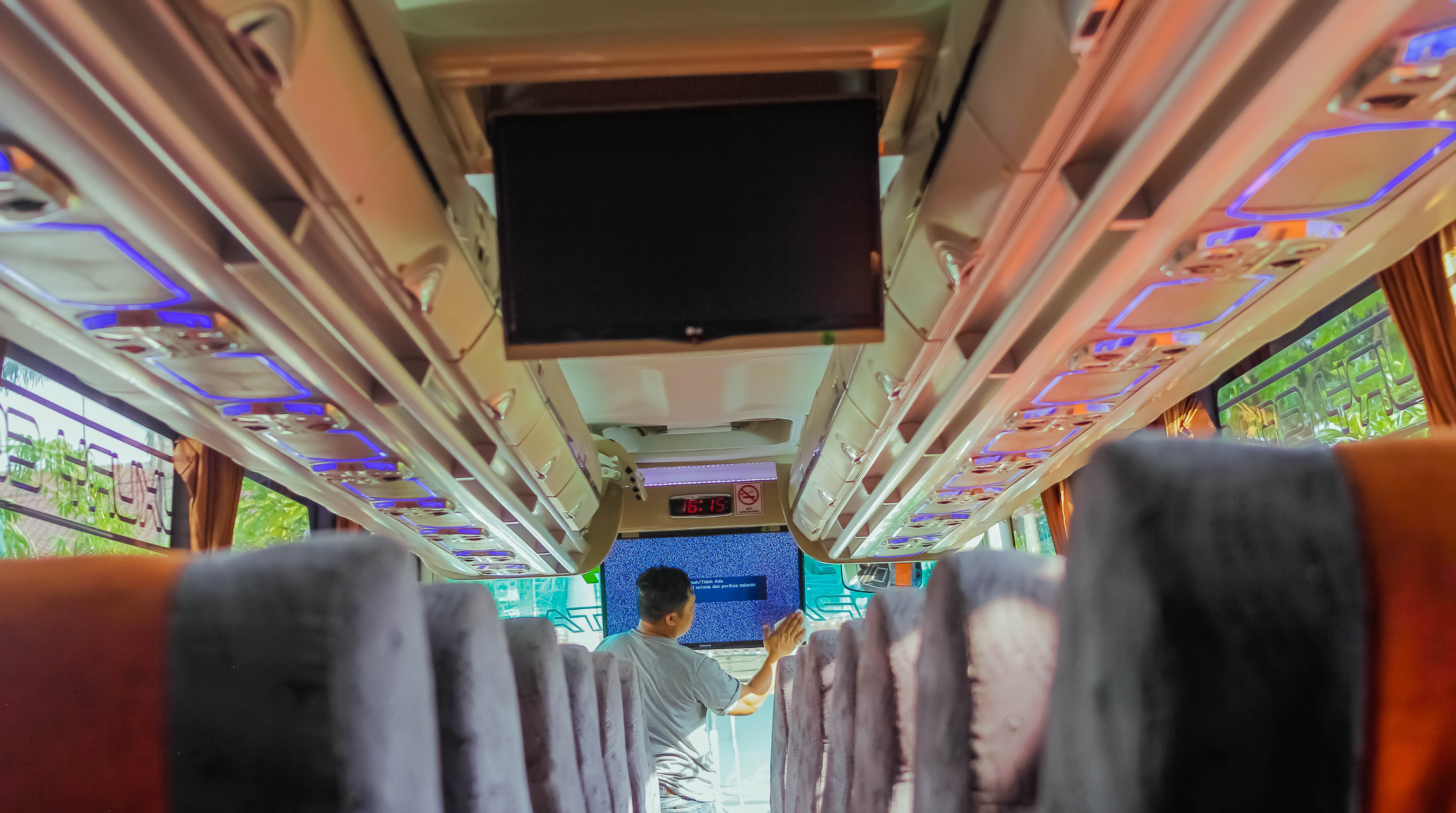 Bus Medium 25-29 Seat kabin